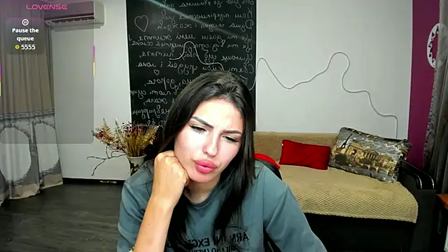دردشة KittyShenson الجنسية المباشرة