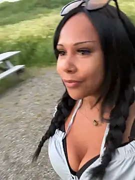 Chatroom XXX en direct de HaileyDiana