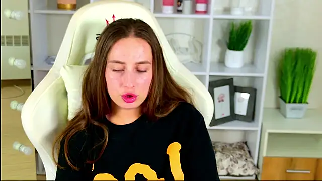 Онлайн чат XXX NadinnL