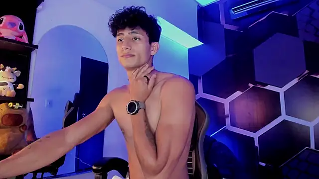 MaxiimoRomano_ Live XXX-chat