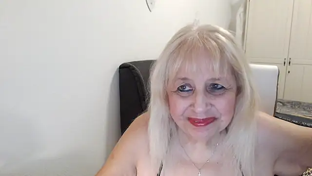SusiLifeXXX live XXX chat