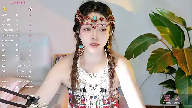 Yiluo95 – Naživo XXX chat