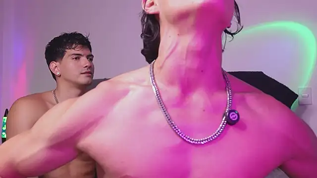 הופעת וובקאם של bbbeachboy