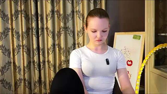 NaomiFess: онлайн-секс-чат