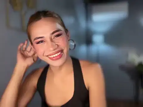 XXX chat uživo modela Lovelynikki03