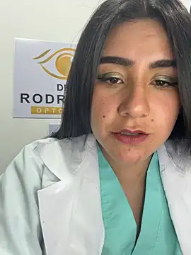 Chat +18 de CAROLINE__07 ao vivo