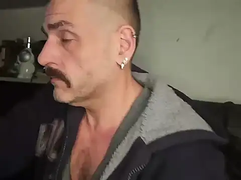 Živý XXX chat BrunoAlphaBR