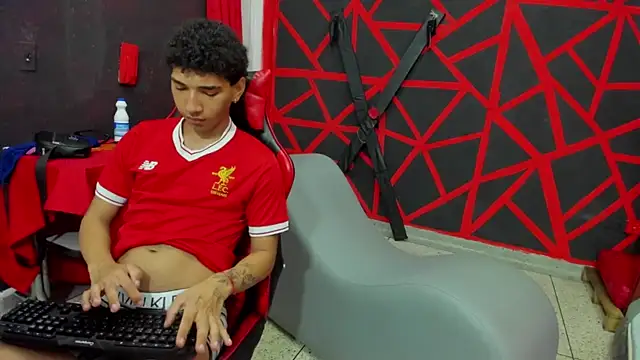 efrain_boy – Naživo XXX chat