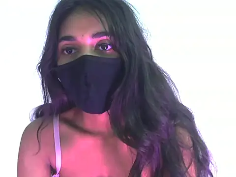 Shanaya_xo Chat XXX in diretta