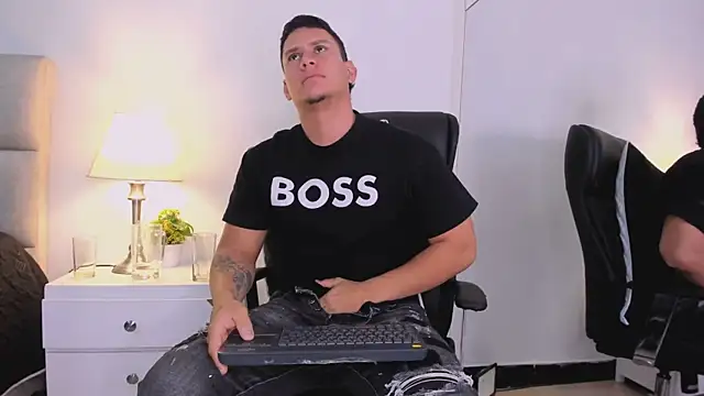 دردشة Chriss_Diamond الجنسية المباشرة
