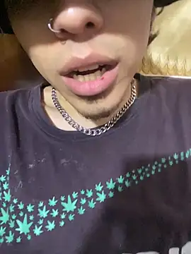 XXX chat uživo modela chamitopolla21