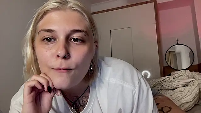 Chat +18 de Ella_Bloom ao vivo