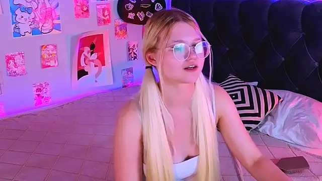 LunariaFox's Live XXX Chat