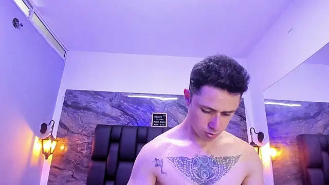 Clark_kush's Live XXX Chat