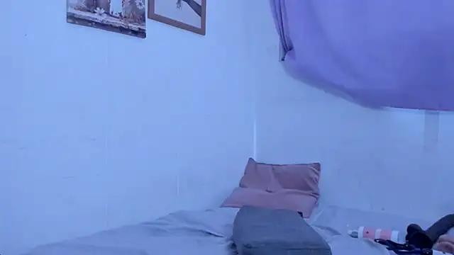 LilyRobertts' Live XXX Chat