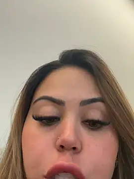 lariic Live XXX-Chat