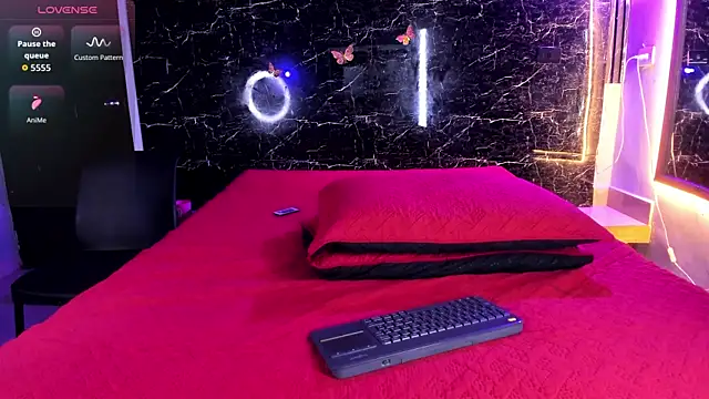 XXX chat uživo modela Adrian_Wolf