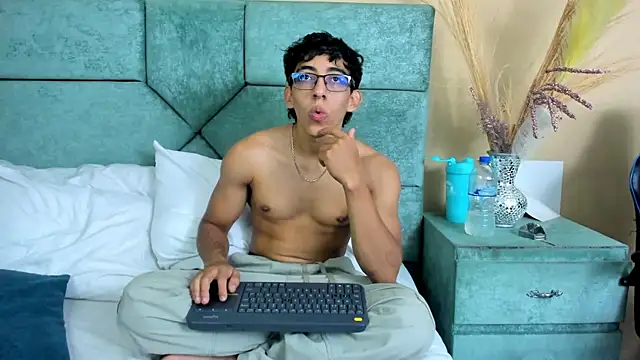 Chat +18 de JuliaanRoss ao vivo
