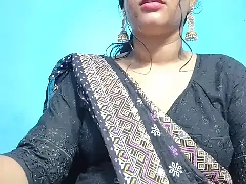 Adhiti_1's Live XXX Chat