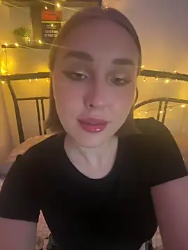 CrazyBitchInLace: απευθείας συνομιλία ΧΧΧ