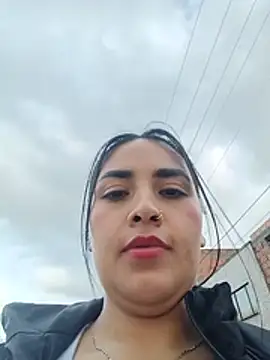 צ'אט XXX בשידור חי של MAYE__13