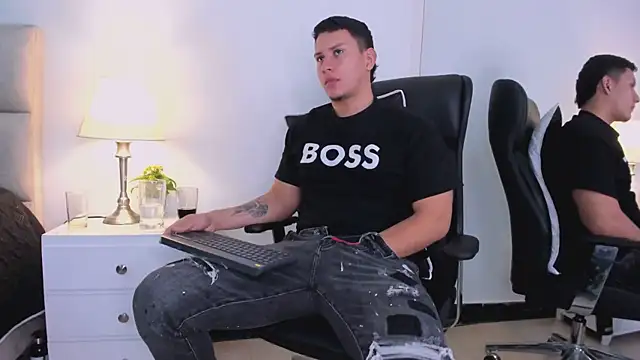 แชท XXX สดของ Chriss_Diamond