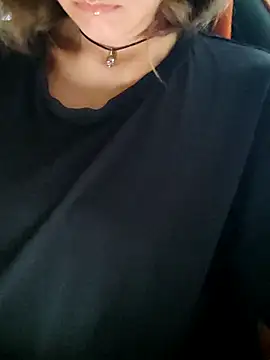 XXX chat uživo modela Aashikalaa
