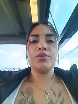 MAYE__13 élő XXX-chatje