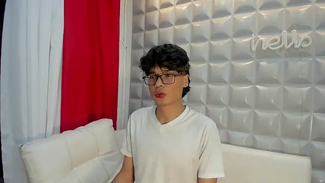 maximo_2019: онлайн-секс-чат