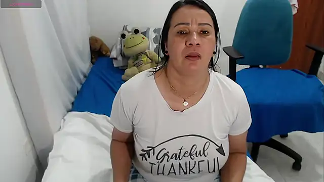 LAURA_Foxht live XXX chat