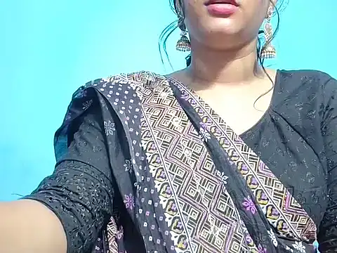Adhiti_1's Live XXX Chat