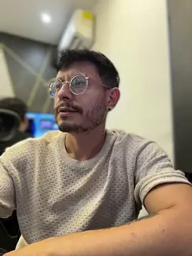andrewlopezz Webcam show
