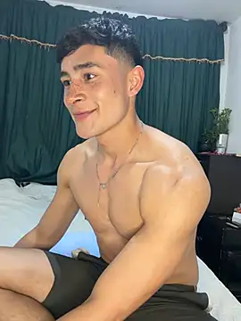 AustinJones_ Adlı Modelin Canlı XXX Sohbeti
