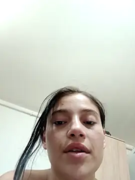 Virgin_Pussy_Love 现场XXX聊天