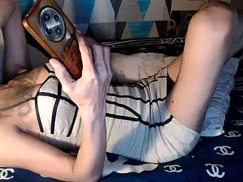 XXX chat uživo modela Trish_CurveCock