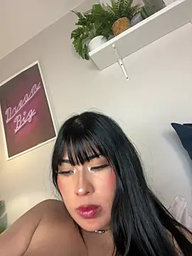 Jade-Naughty 现场XXX聊天