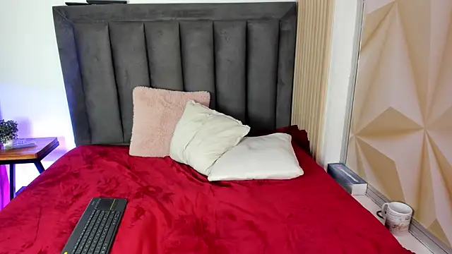 MiaGinger_'s Live XXX Chat