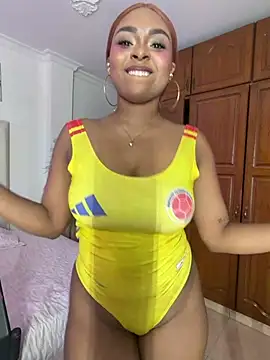 Kloe_rousse01 Adlı Modelin Canlı XXX Sohbeti