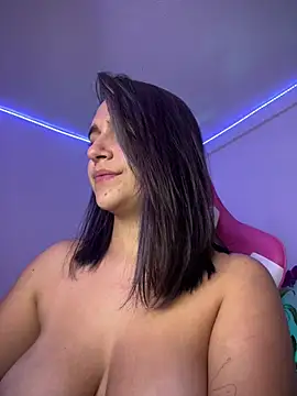Chat +18 de Aliciia777 ao vivo