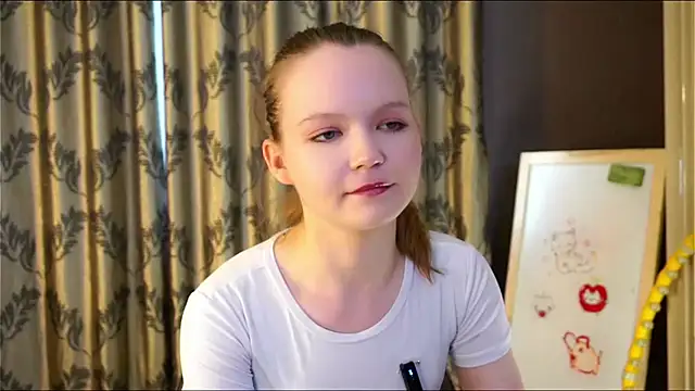 NaomiFess Chat XXX in diretta