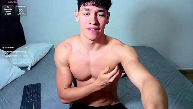 Luke_Muscle – Naživo XXX chat