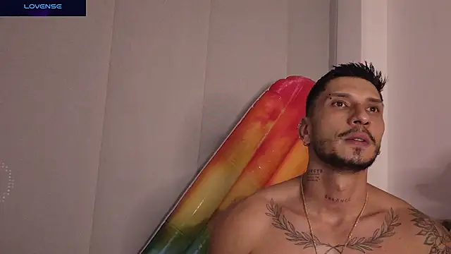 Chat +18 de Seth_Vegaa ao vivo