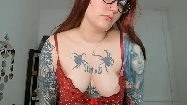 Živý XXX chat TatteredHalo