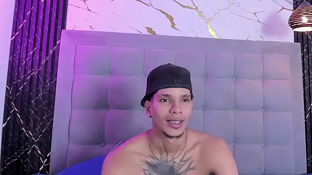 kai_storm77 Adlı Modelin Canlı XXX Sohbeti