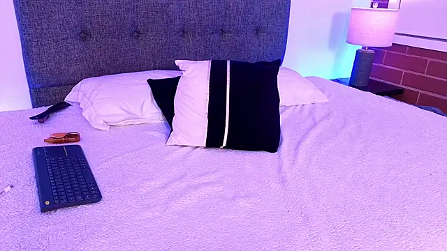 mandi4pole_'s Live XXX Chat
