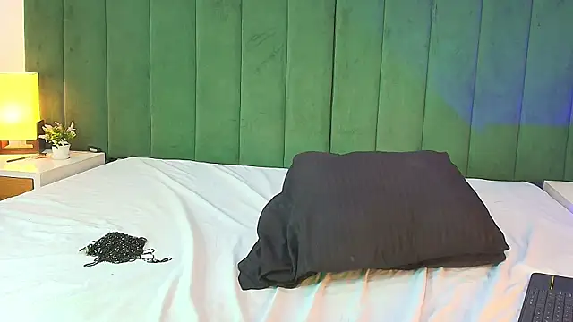 Alana_Petite_ 现场XXX聊天