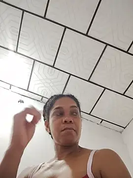 AstridMonroee XXX чат на живо