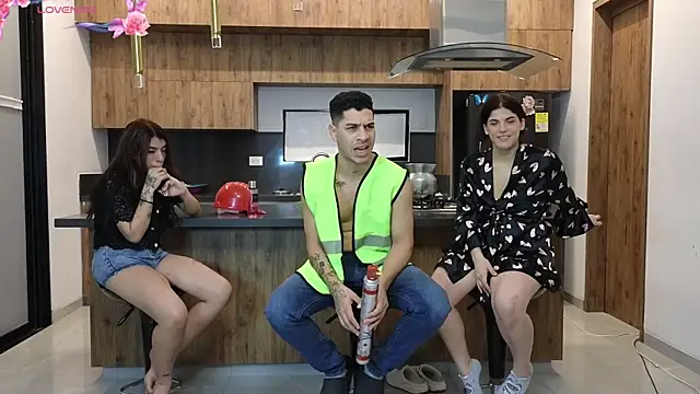 Онлайн чат XXX Hall_sextape