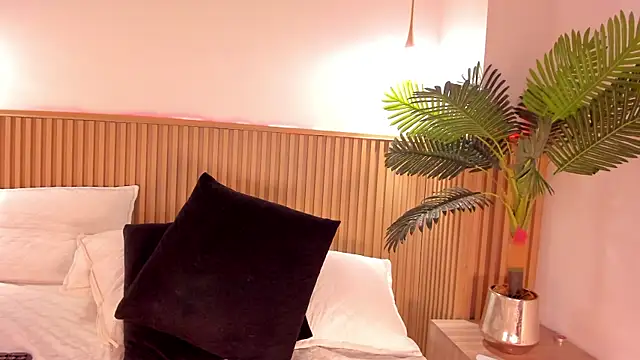 Samantha_Sra_ 现场XXX聊天