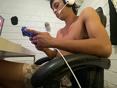 Webkamerová show Max_TheHorseDick